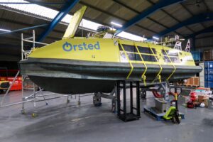 Mobilising an uncrewed vessel for construction support